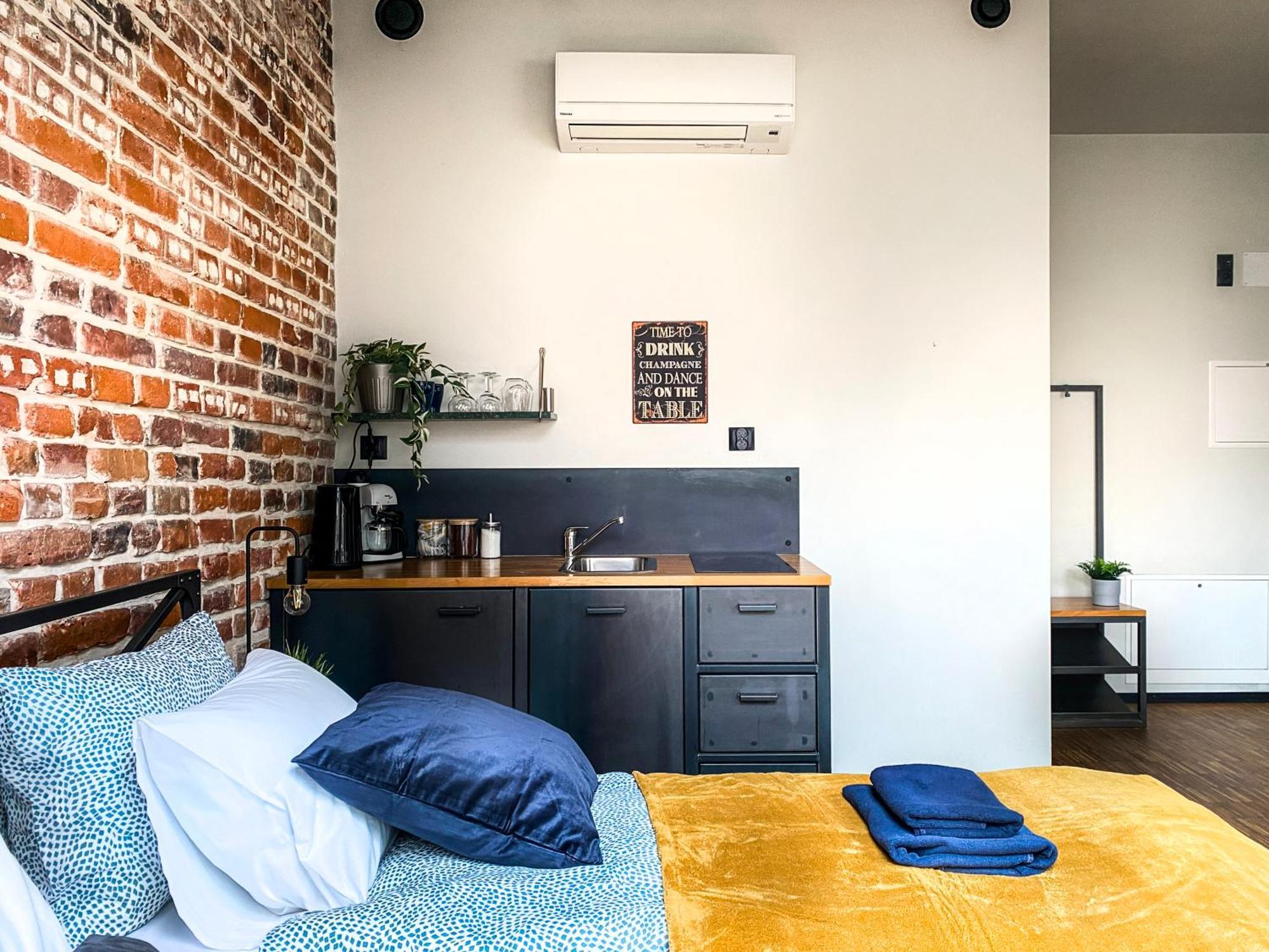 Cozy With Ac For Couples - Old Town Апартаменти *