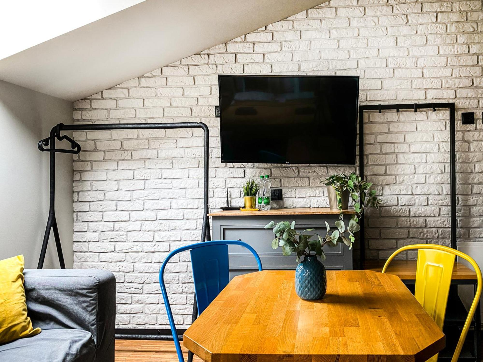 Апартаменти Cozy With Ac For Couples - Old Town *