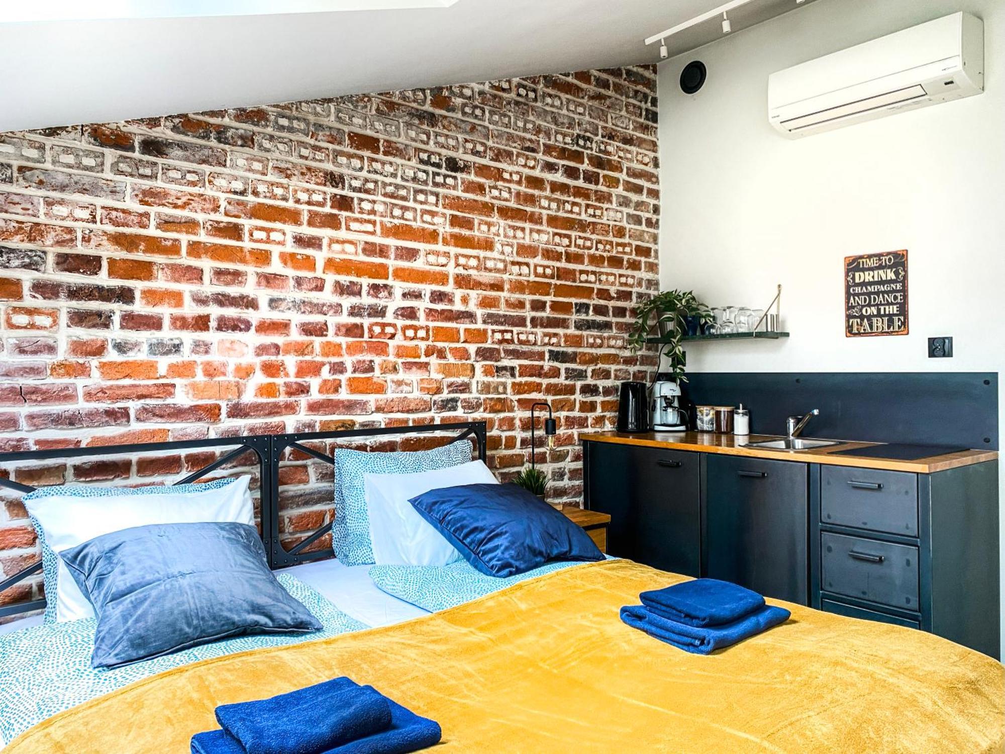 Апартаменти Cozy With Ac For Couples - Old Town Краків
